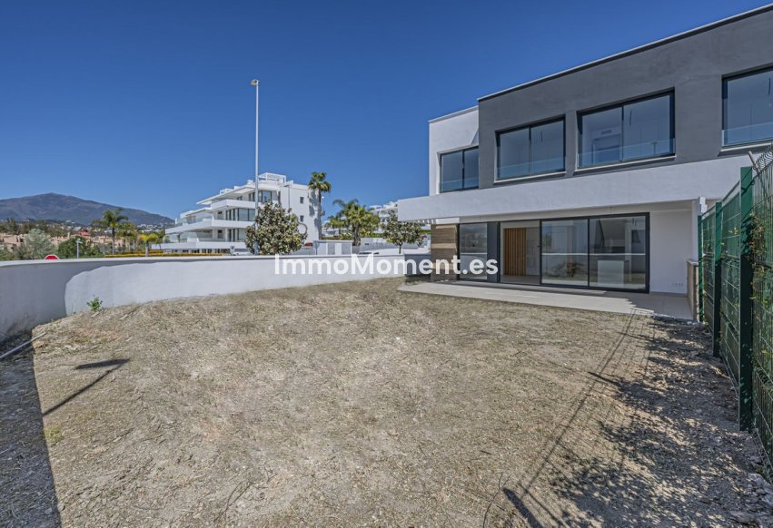 Reventa - Villa independiente - Estepona  - Atalaya