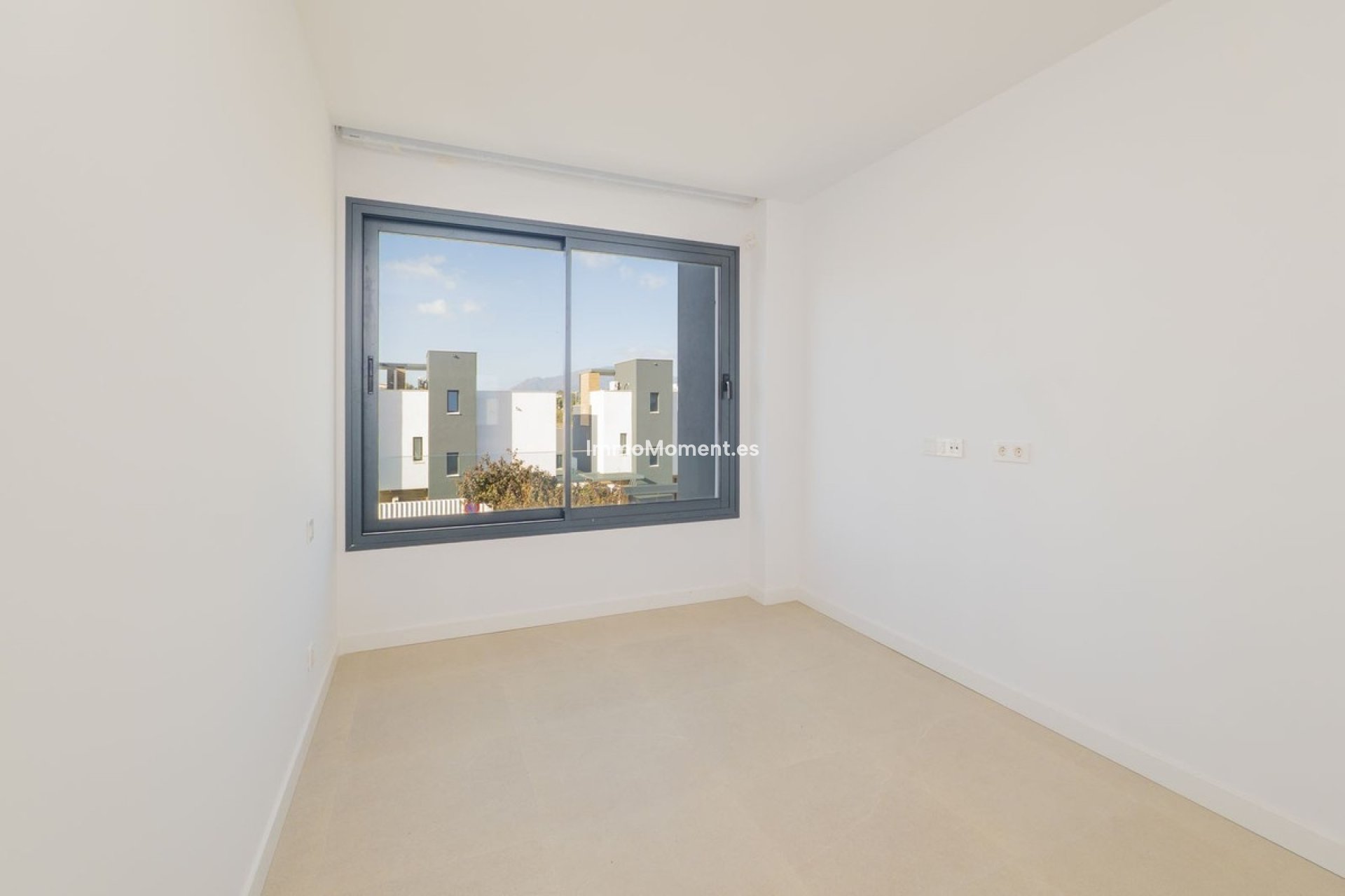 Reventa - Villa independiente - Estepona  - Atalaya