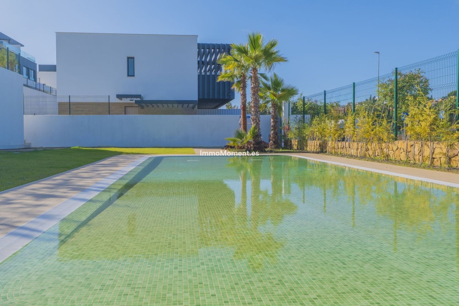 Reventa - Villa independiente - Estepona  - Atalaya