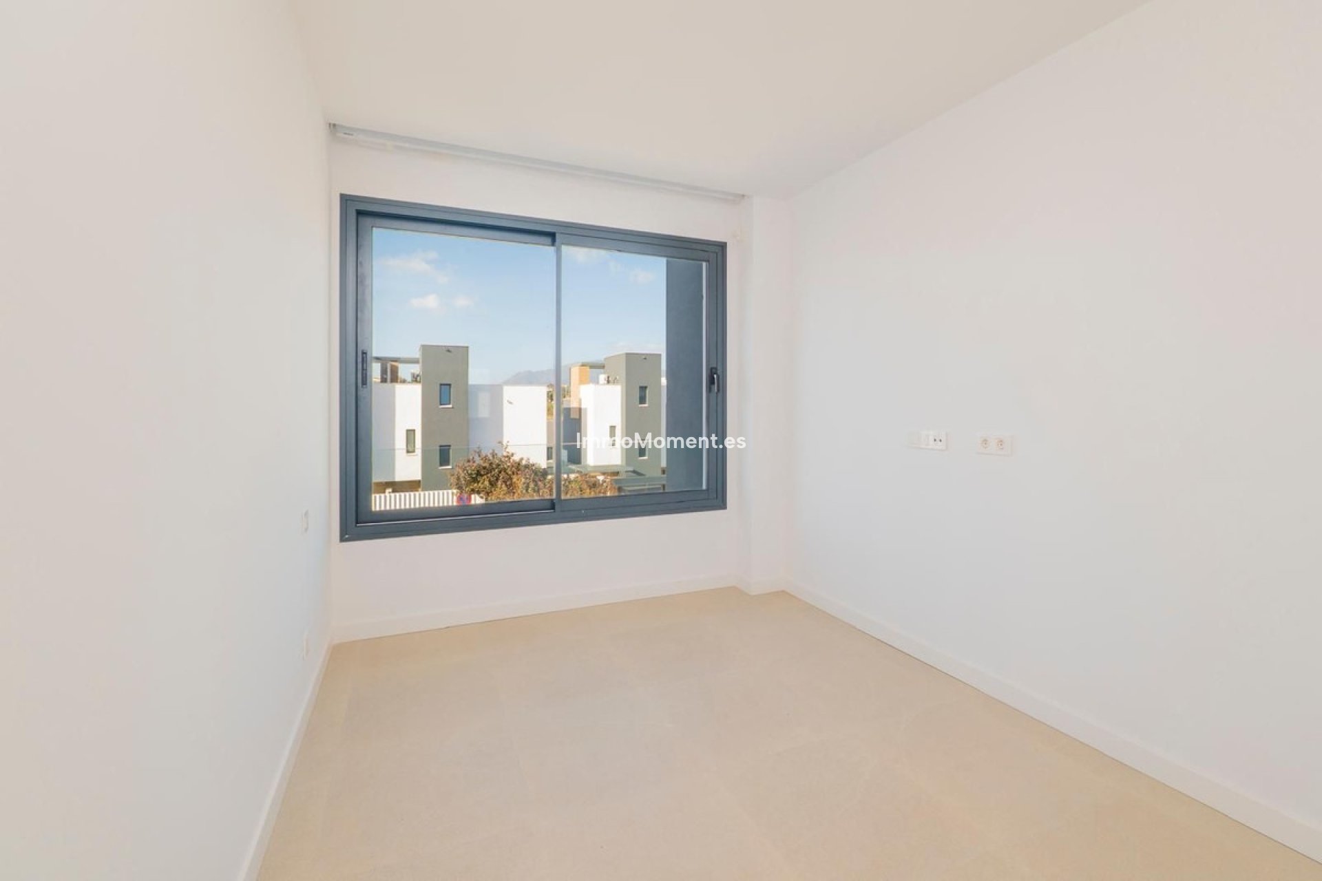 Reventa - Villa independiente - Estepona  - Atalaya