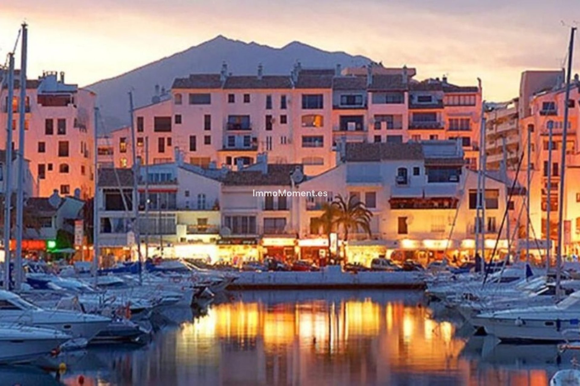 Reventa - Villa independiente - Estepona  - Atalaya