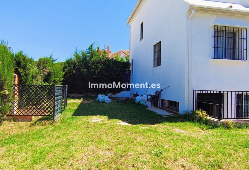 Reventa - Villa independiente - Estepona  - Atalaya
