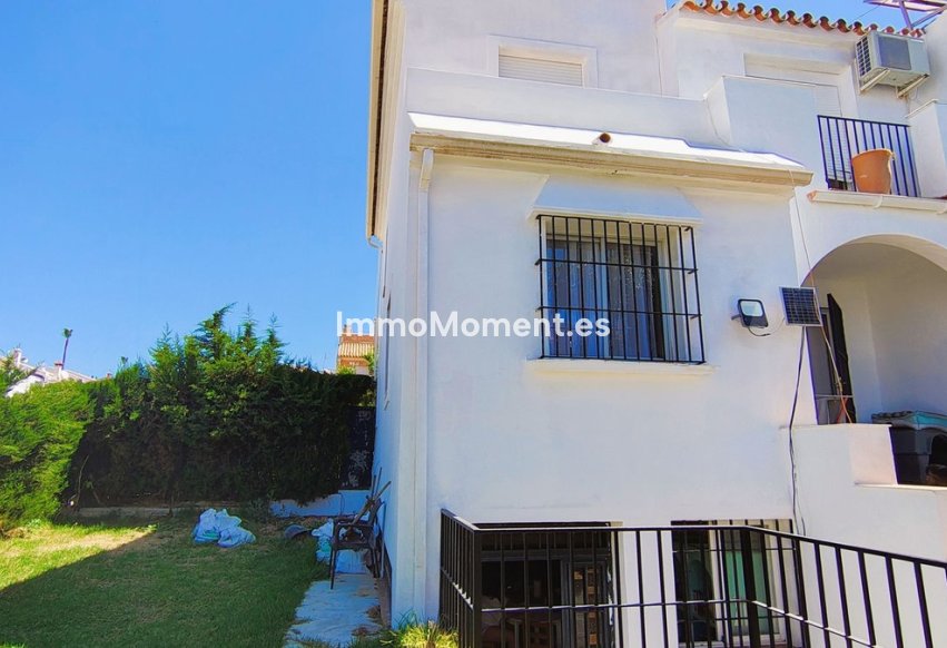 Reventa - Villa independiente - Estepona  - Atalaya