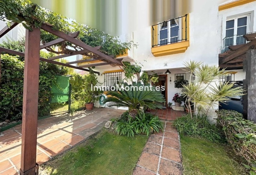 Reventa - Villa independiente - Estepona  - Atalaya