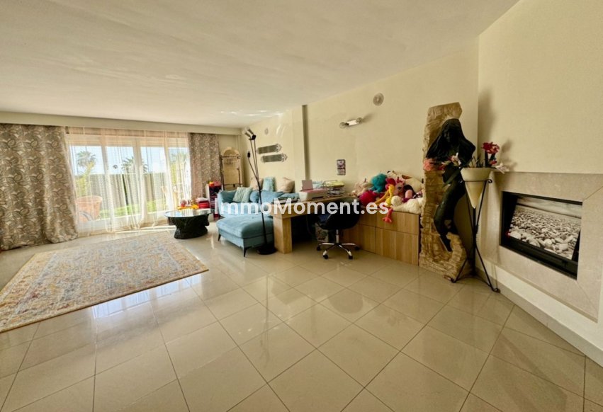 Reventa - Villa independiente - Estepona  - Atalaya