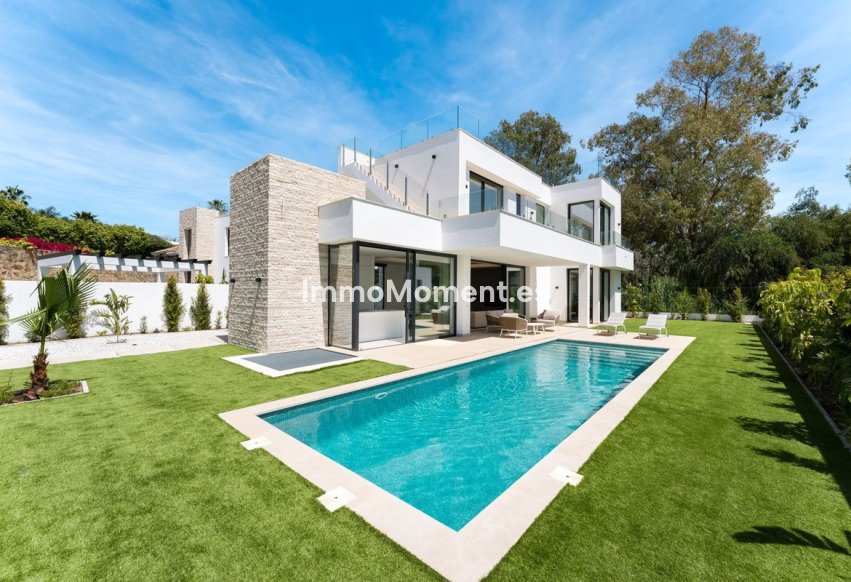Reventa - Villa independiente - Estepona  - Atalaya