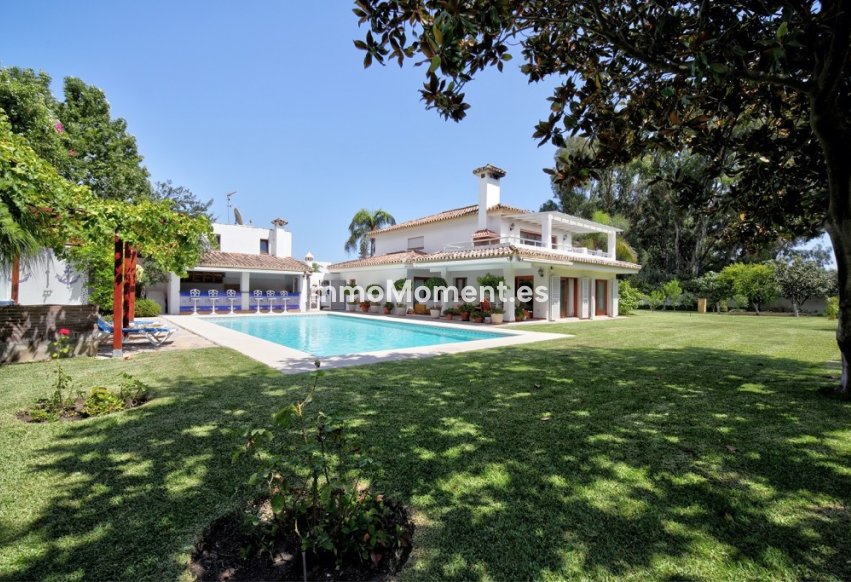 Reventa - Villa independiente - Estepona  - Costalita