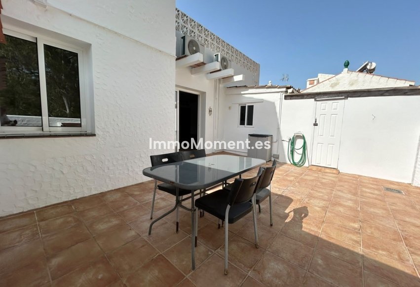 Reventa - Villa independiente - Estepona  - Estepona Centro