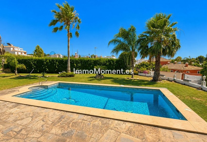 Reventa - Villa independiente - Estepona  - Estepona Centro