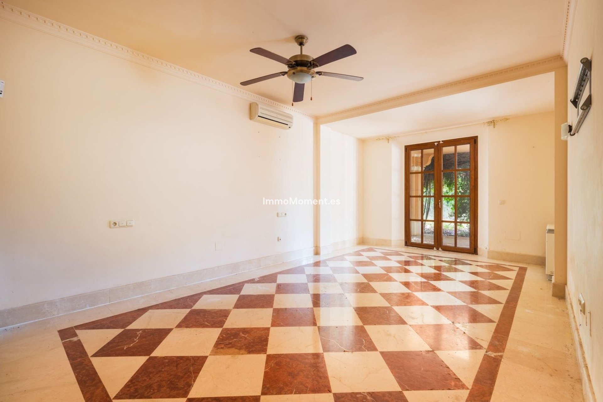 Reventa - Villa independiente - Estepona  - Estepona Centro