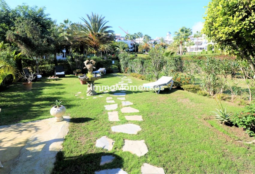 Reventa - Villa independiente - Estepona  - Estepona Centro