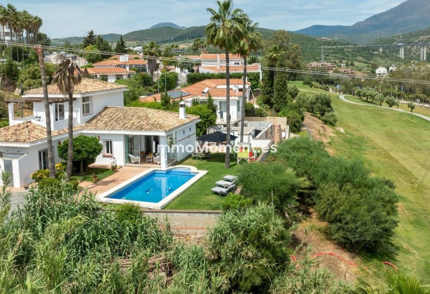 Reventa - Villa independiente - Estepona  - Estepona Centro