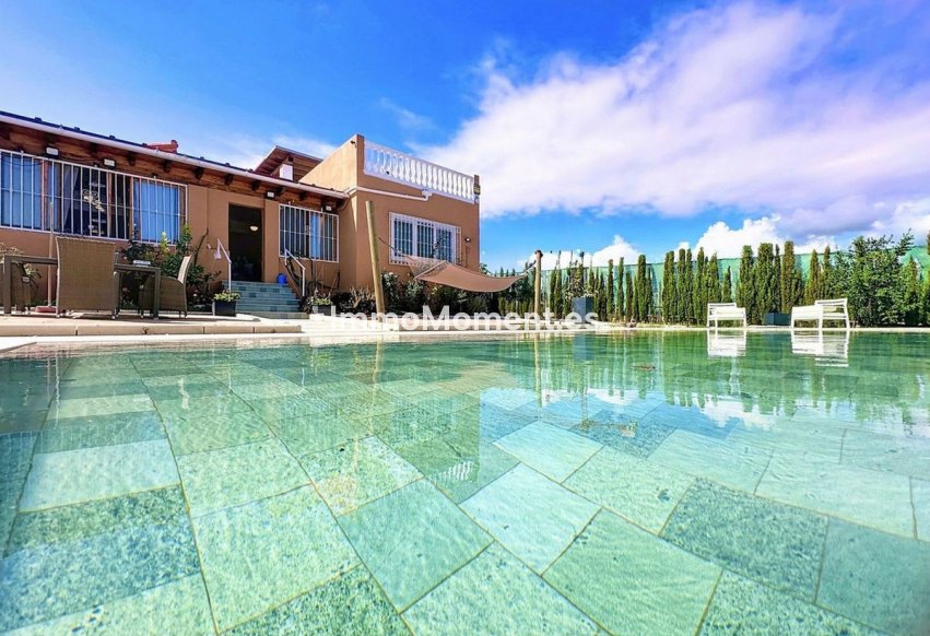 Reventa - Villa independiente - Estepona  - Estepona Centro