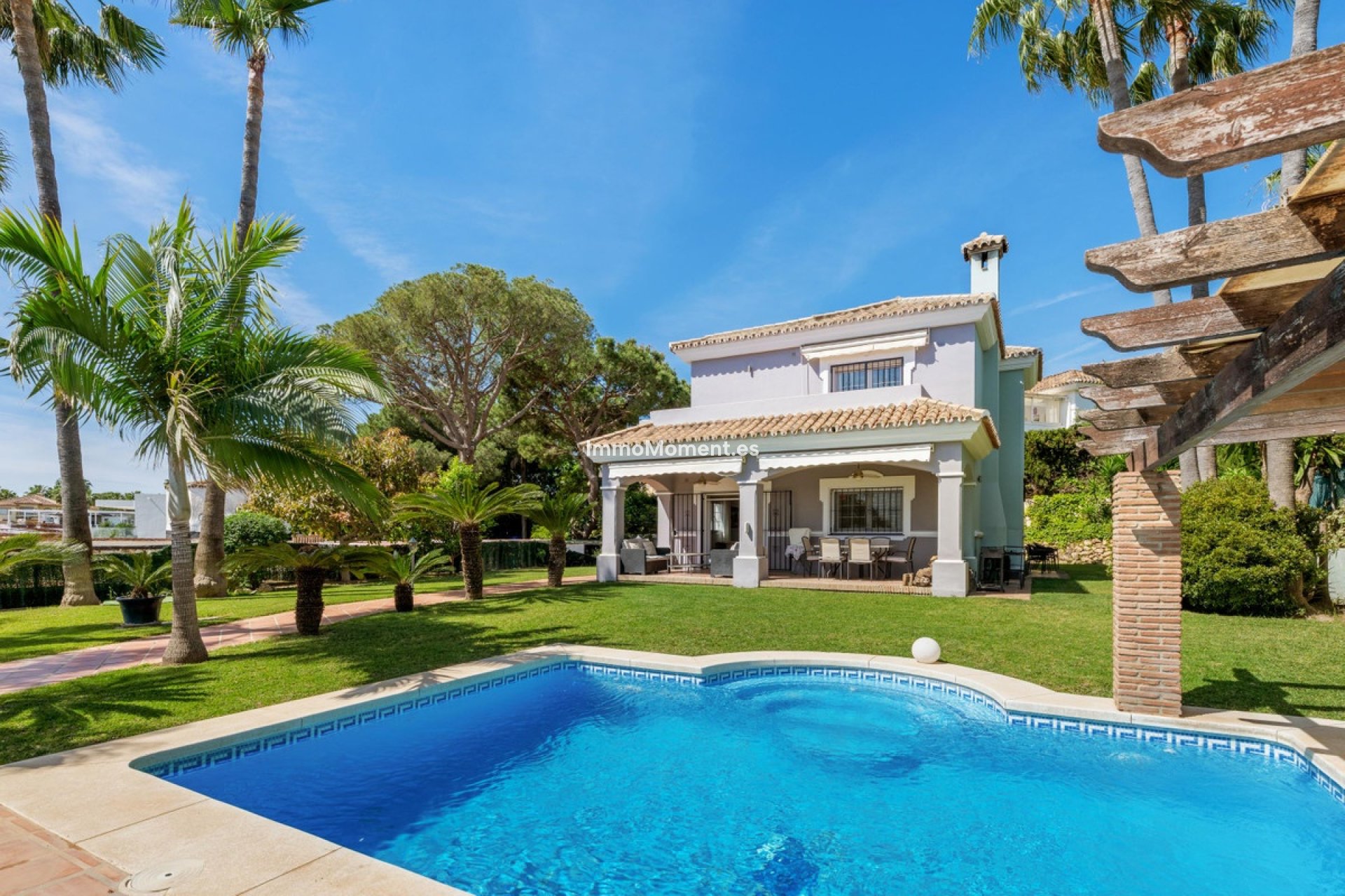 Reventa - Villa independiente - Estepona  - Estepona Centro