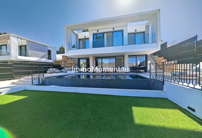 Reventa - Villa independiente - Estepona  - Estepona Centro