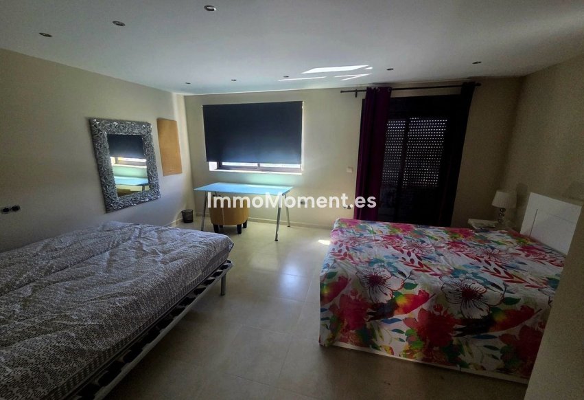 Reventa - Villa independiente - Estepona  - Estepona Centro