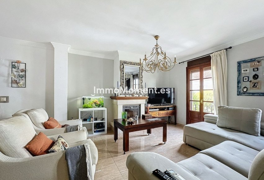 Reventa - Villa independiente - Estepona  - Estepona Centro