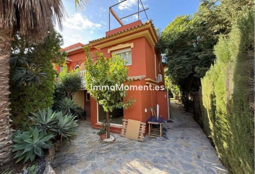 Reventa - Villa independiente - Estepona  - Estepona Centro