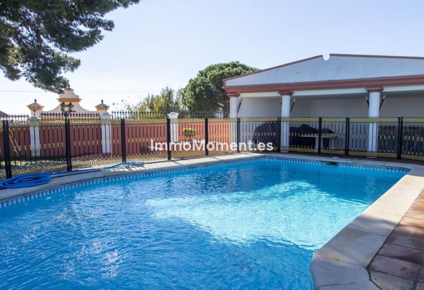 Reventa - Villa independiente - Estepona  - Estepona Centro