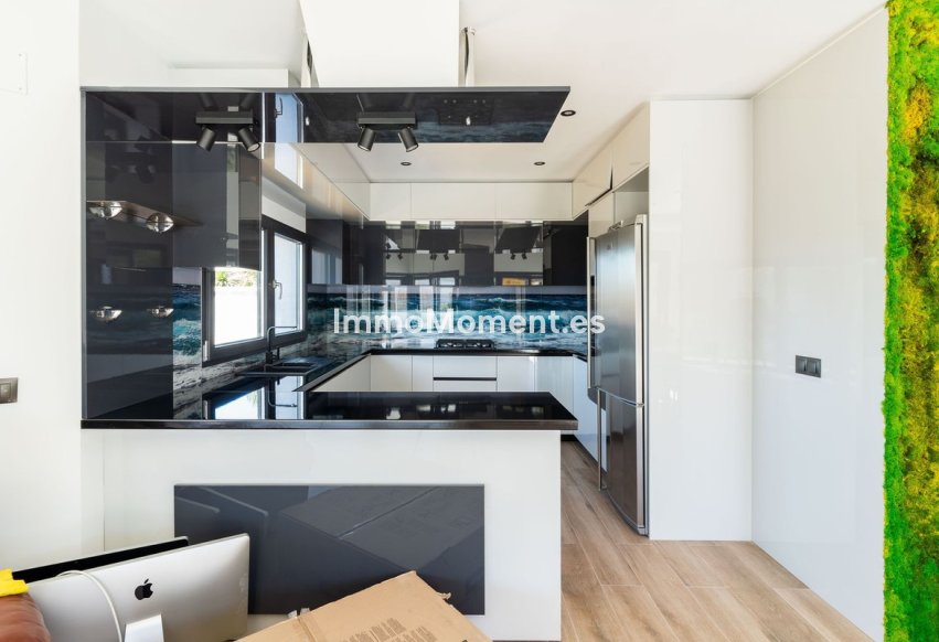 Reventa - Villa independiente - Estepona  - Estepona Centro