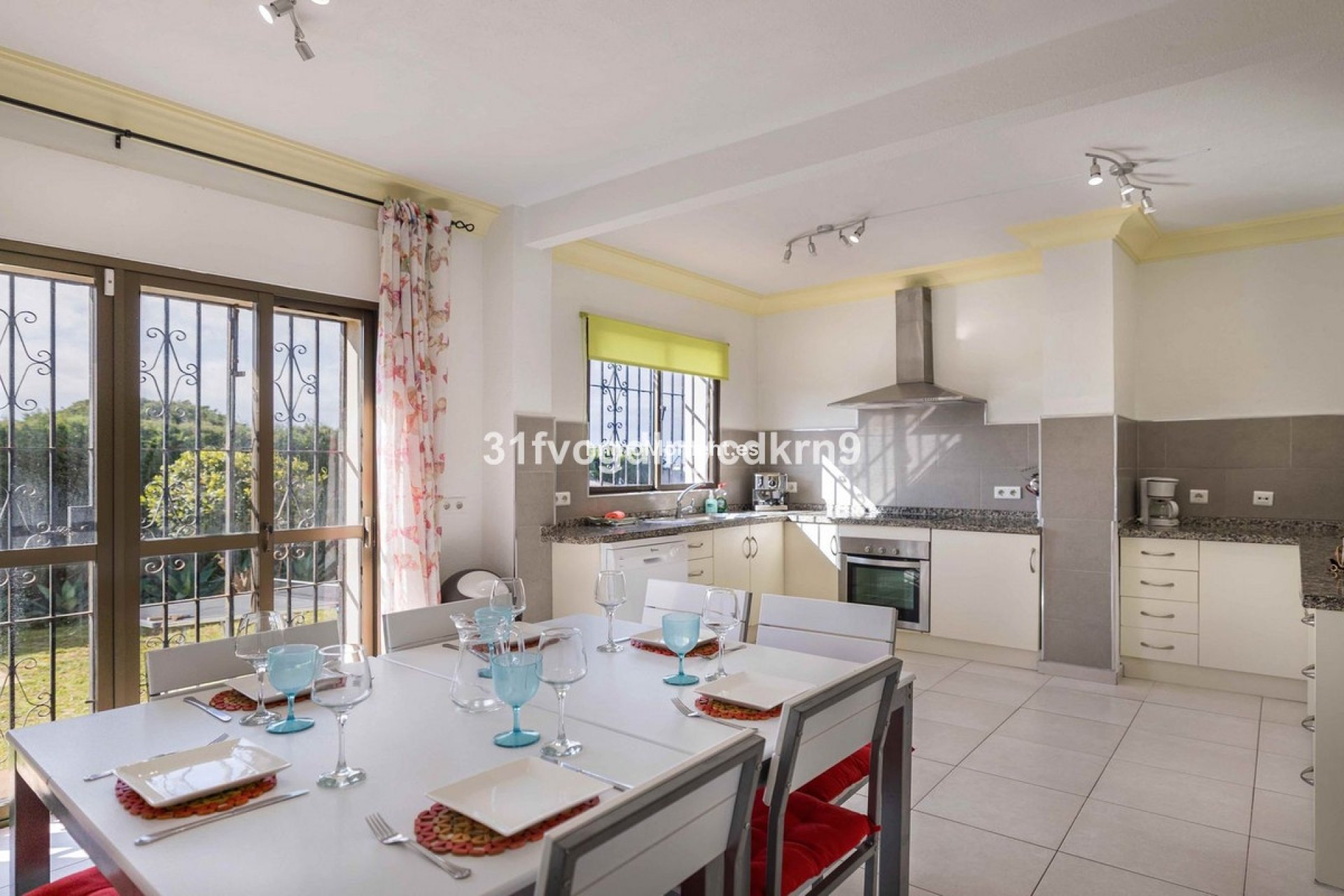 Reventa - Villa independiente - Estepona  - Estepona Centro