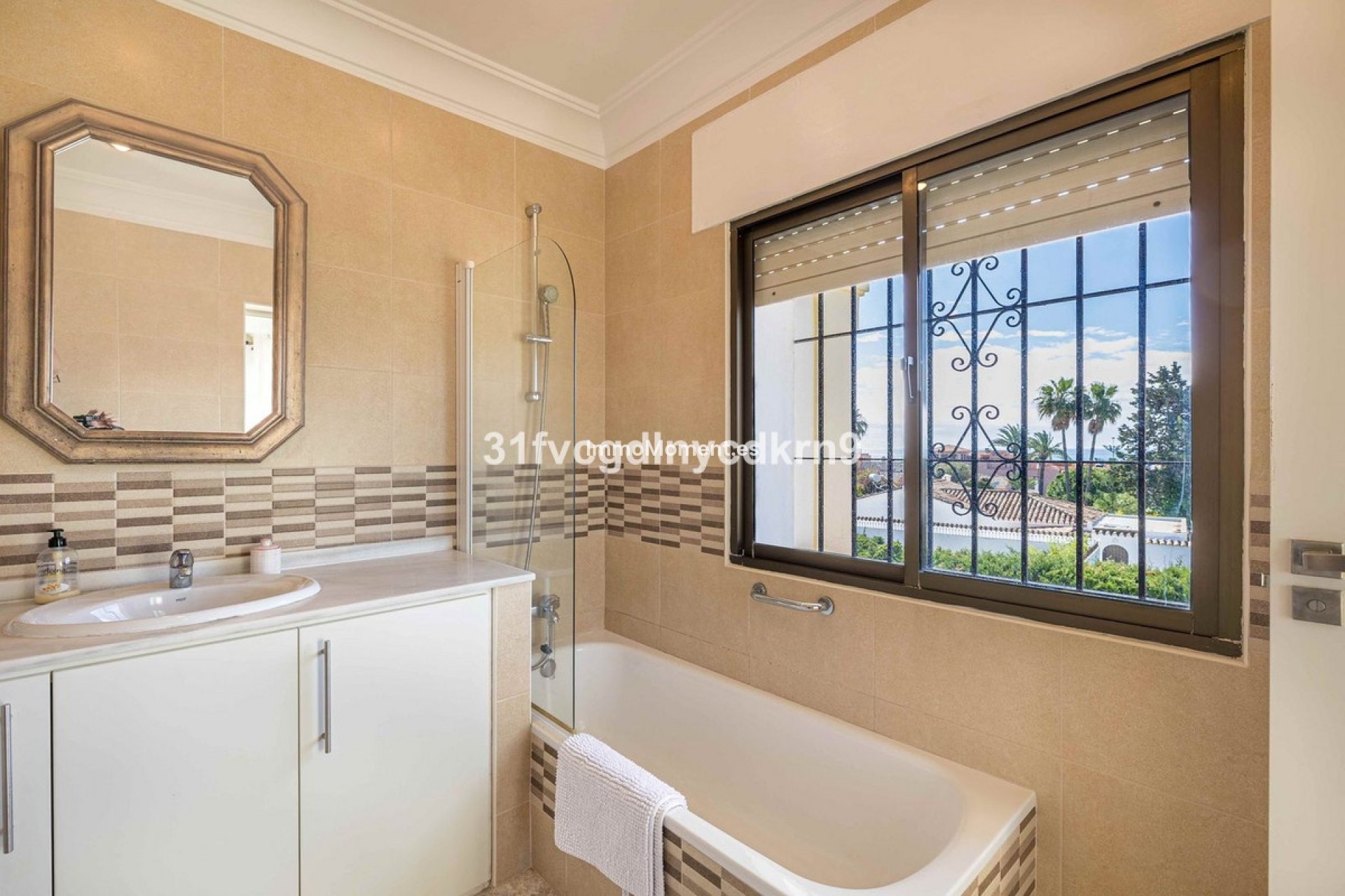 Reventa - Villa independiente - Estepona  - Estepona Centro