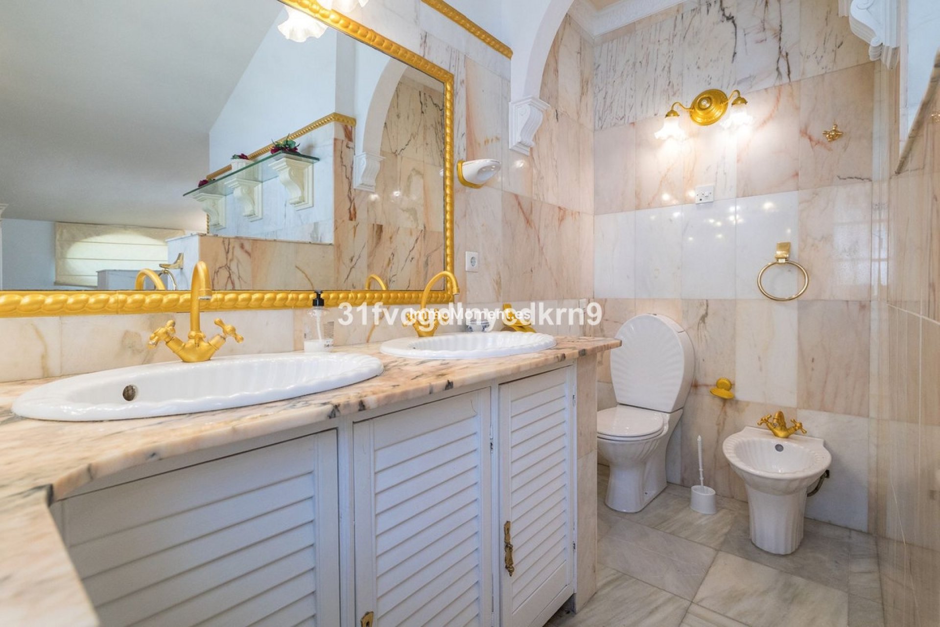 Reventa - Villa independiente - Estepona  - Estepona Centro