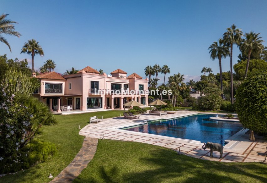 Reventa - Villa independiente - Estepona  - Estepona Centro