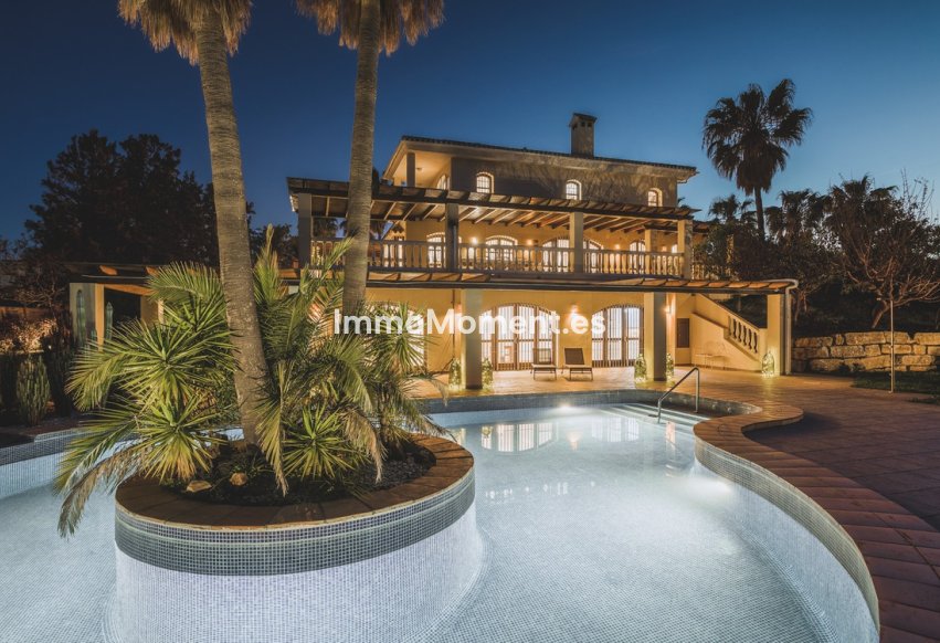 Reventa - Villa independiente - Estepona  - Estepona Centro