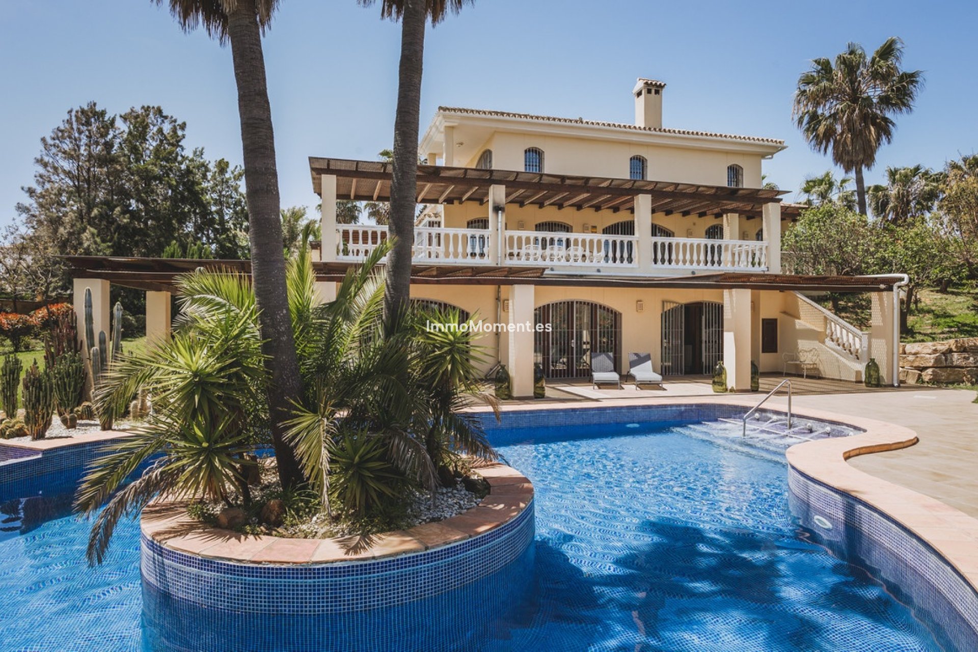 Reventa - Villa independiente - Estepona  - Estepona Centro