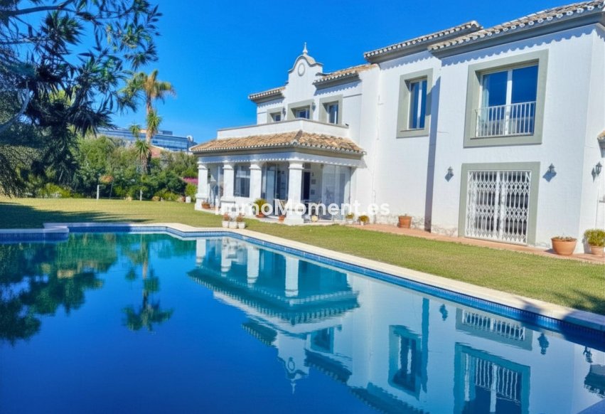 Reventa - Villa independiente - Estepona  - Estepona Centro