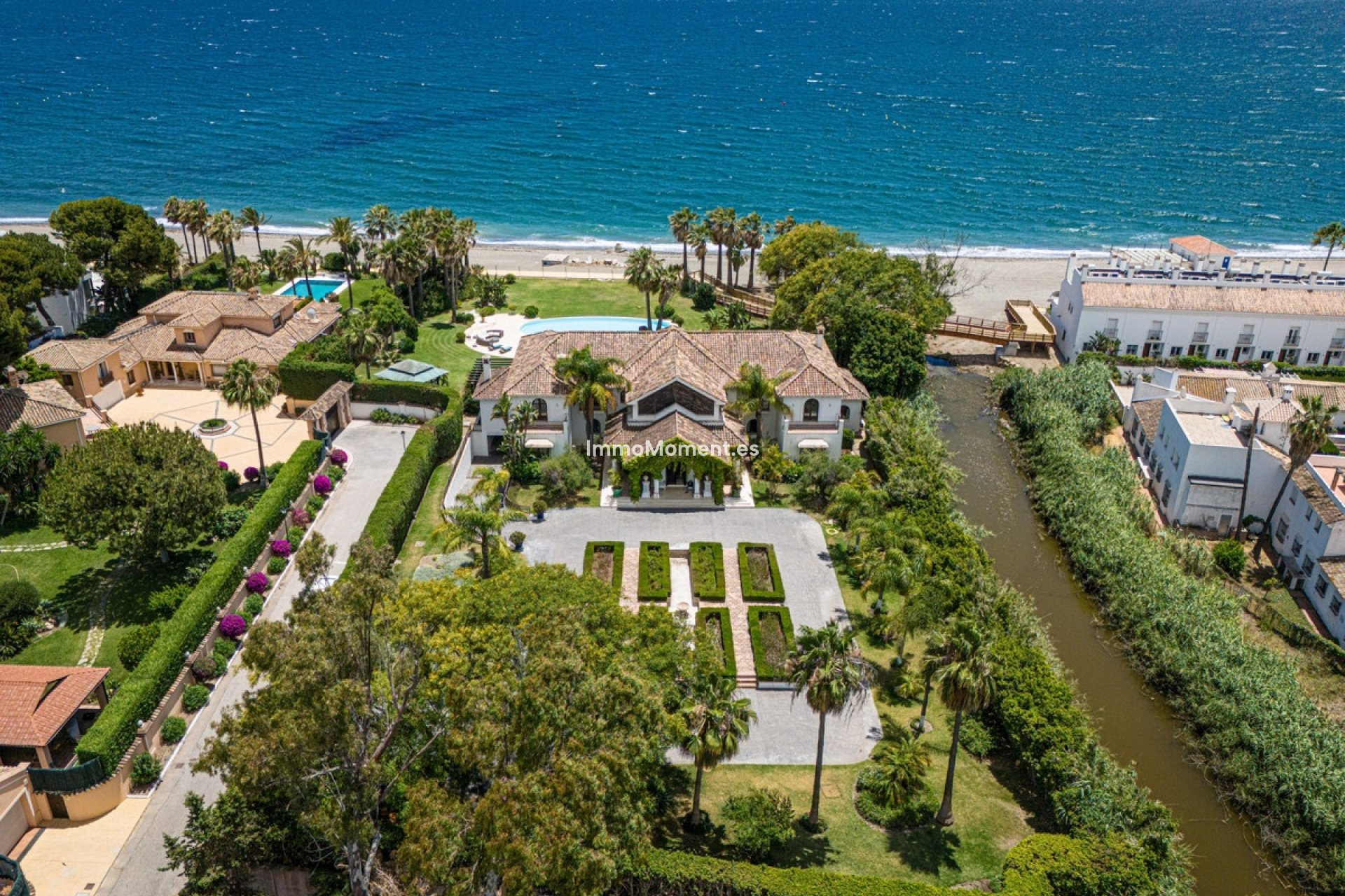 Reventa - Villa independiente - Estepona  - Estepona Centro