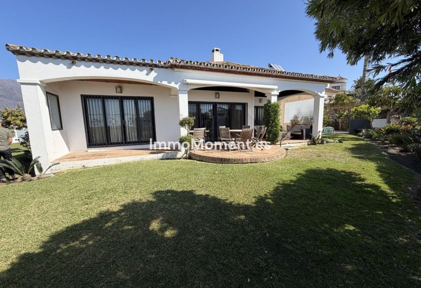 Reventa - Villa independiente - Estepona  - Estepona Centro
