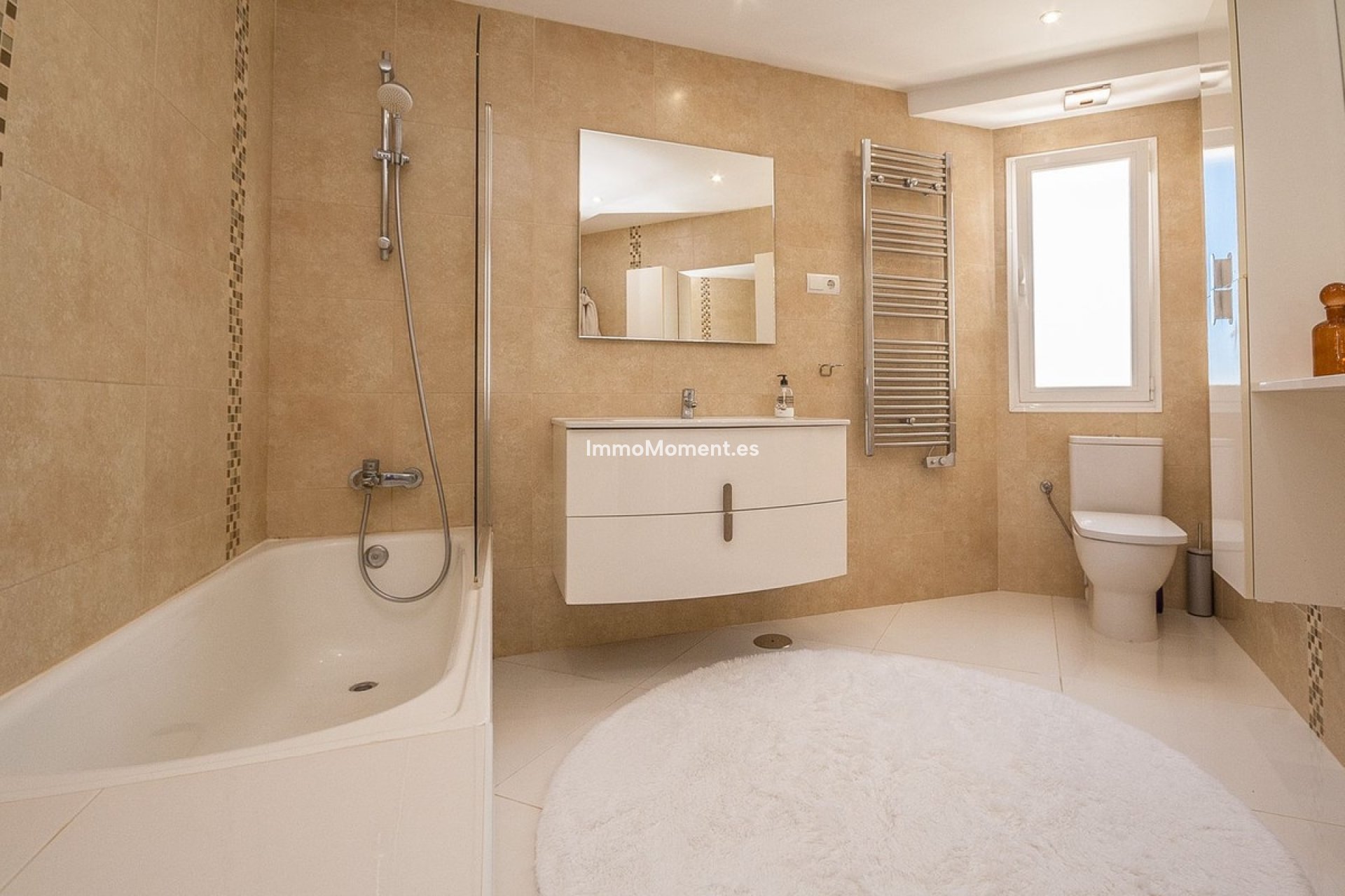 Reventa - Villa independiente - Estepona  - Estepona Centro
