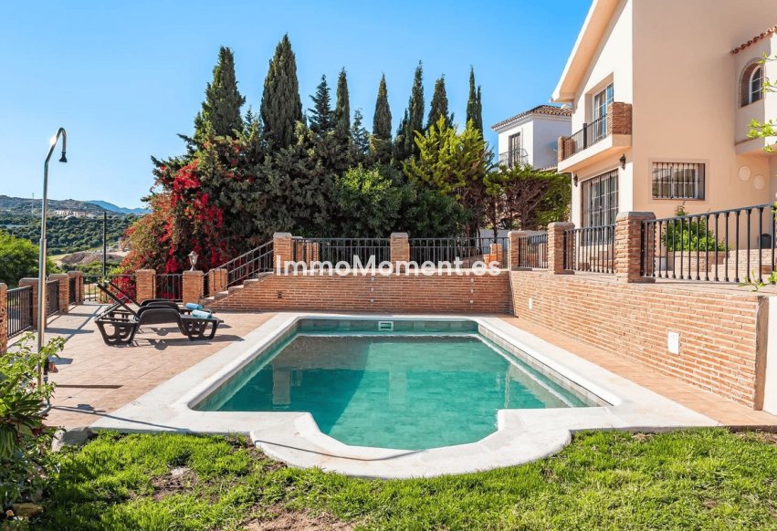 Reventa - Villa independiente - Estepona  - Estepona Centro