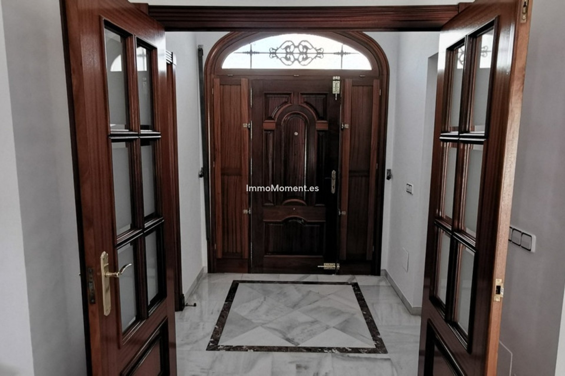 Reventa - Villa independiente - Estepona  - Estepona Centro