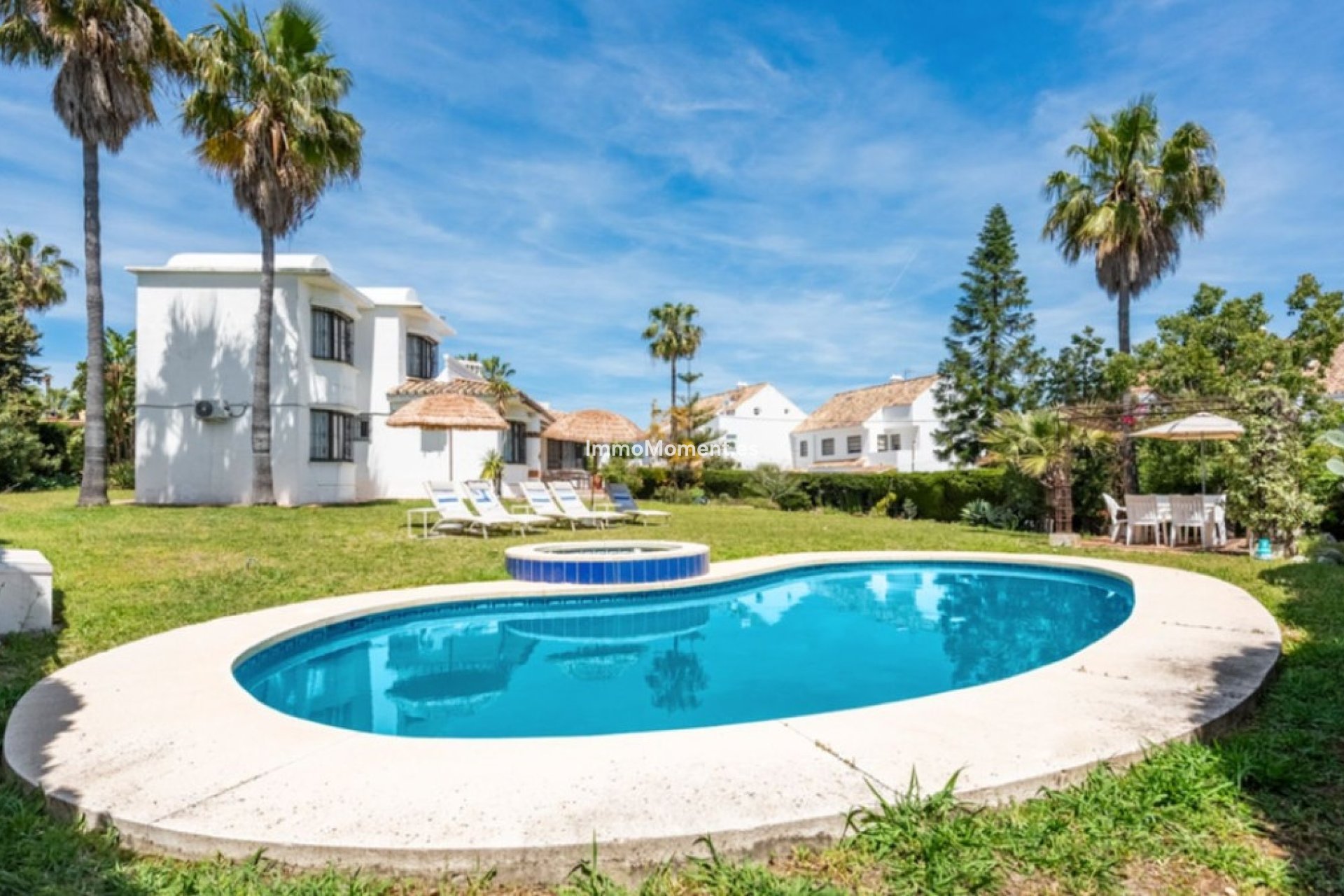 Reventa - Villa independiente - Estepona  - Estepona Centro