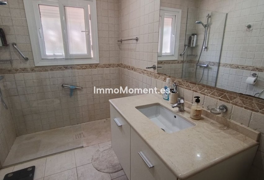 Reventa - Villa independiente - Estepona  - Estepona Centro