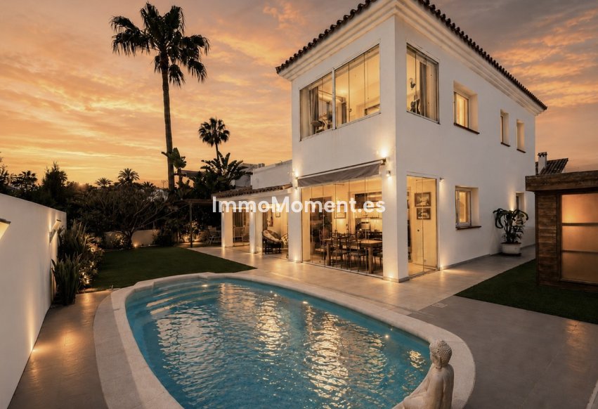 Reventa - Villa independiente - Estepona  - Estepona Centro