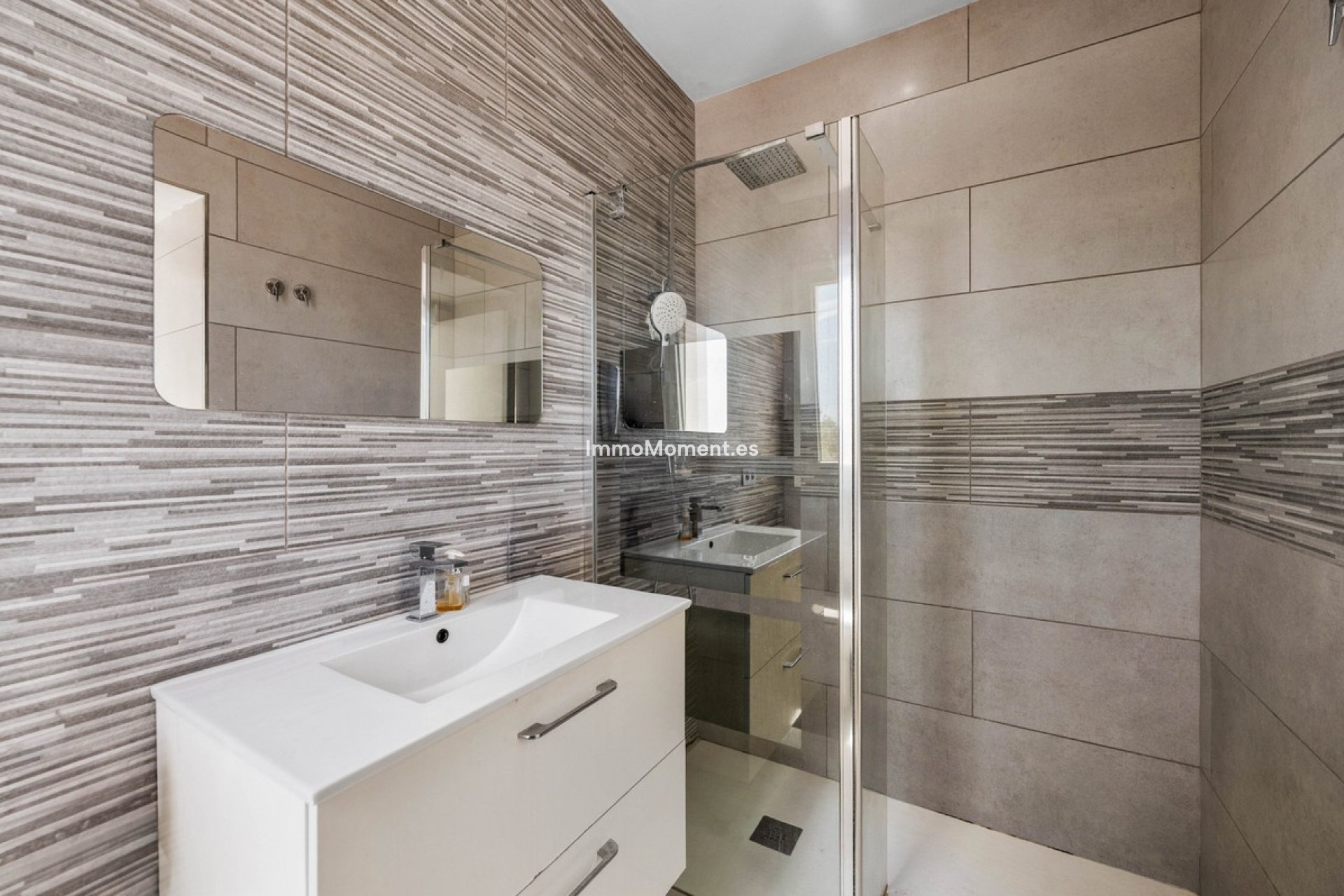 Reventa - Villa independiente - Estepona  - Estepona Centro