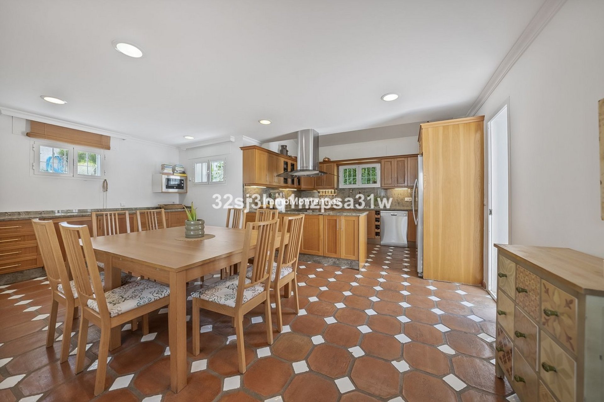 Reventa - Villa independiente - Estepona  - Estepona Centro