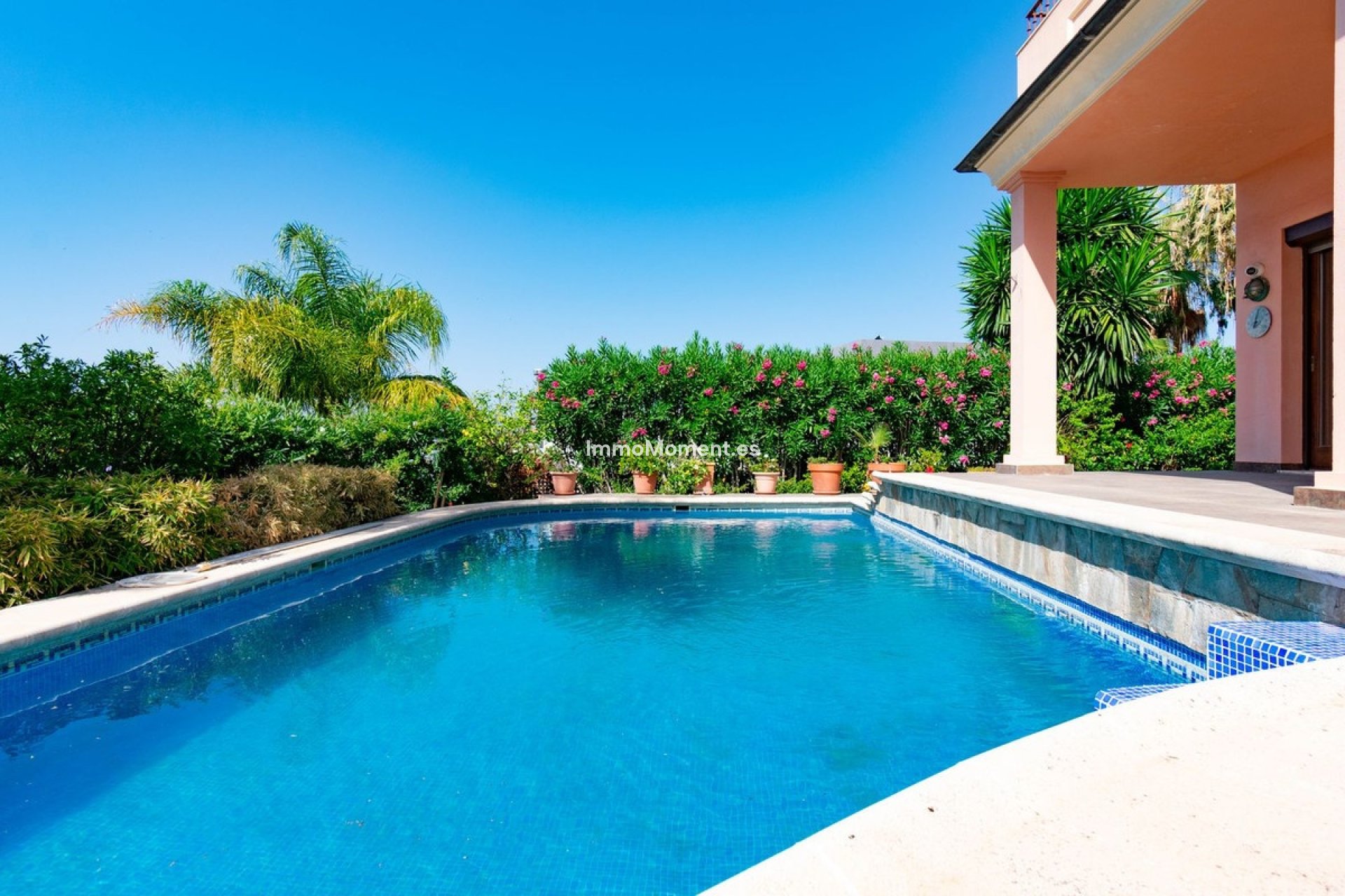 Reventa - Villa independiente - Estepona  - Estepona Centro