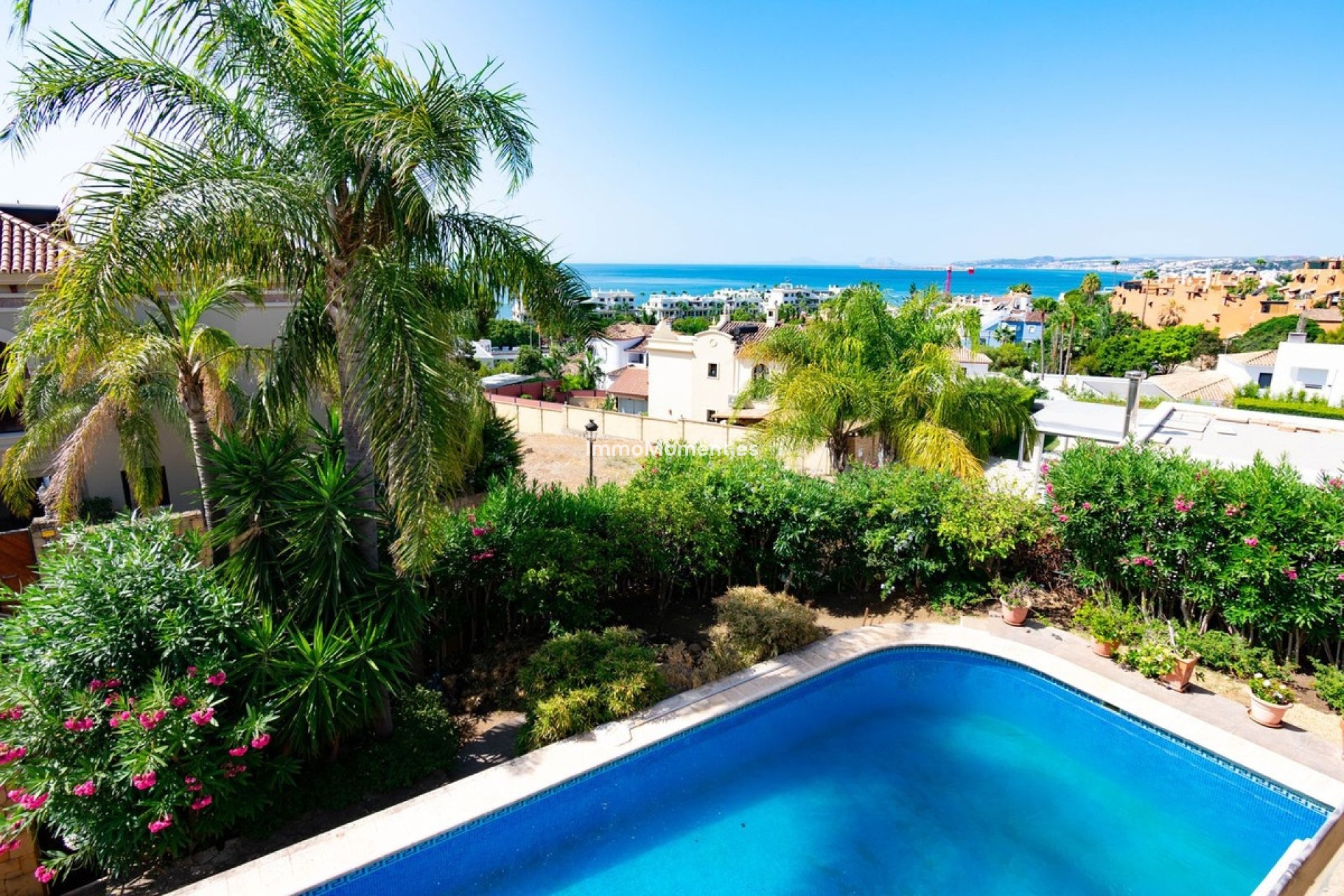 Reventa - Villa independiente - Estepona  - Estepona Centro