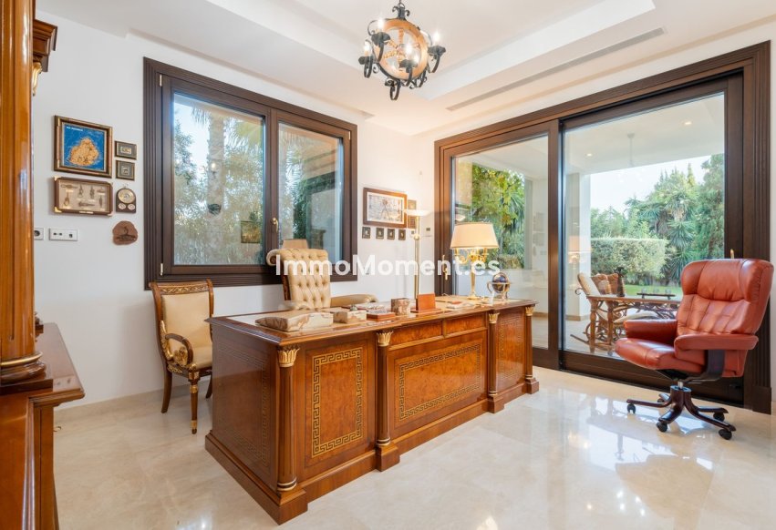 Reventa - Villa independiente - Estepona  - Estepona Centro