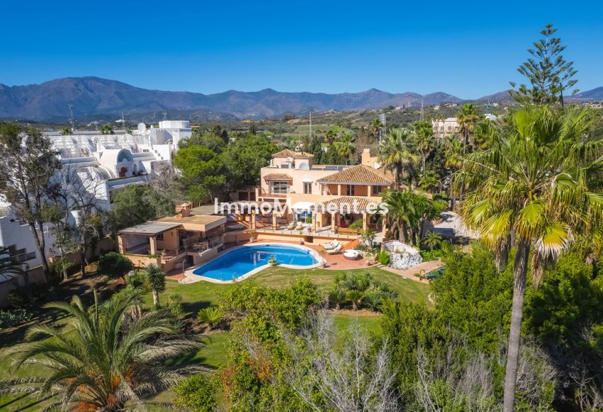 Reventa - Villa independiente - Estepona  - New Golden Mile