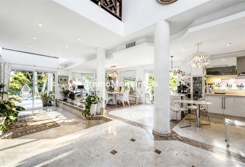 Reventa - Villa independiente - Estepona  - New Golden Mile