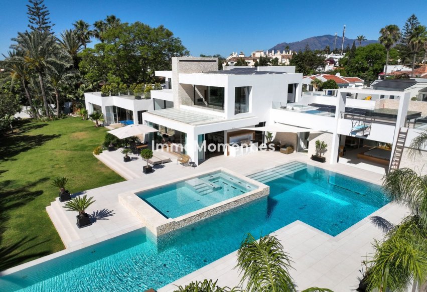 Reventa - Villa independiente - Estepona  - New Golden Mile