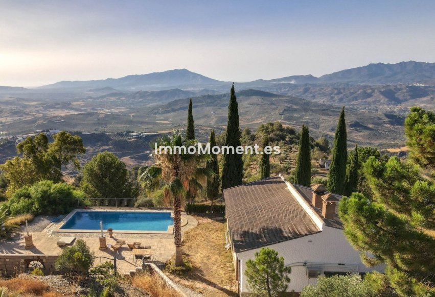 Reventa - Villa independiente - Interior  - Alozaina