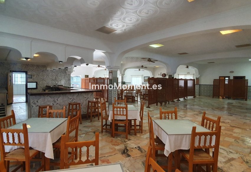 Reventa - Villa independiente - Interior  - Guaro