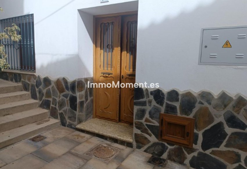 Reventa - Villa independiente - Interior  - Guaro